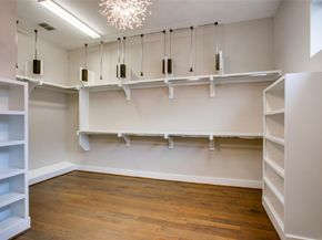 381 E Greenbriar Lane  804, Dallas Texas 75203