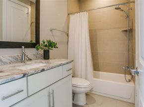 381 E Greenbriar Lane  804, Dallas Texas 75203
