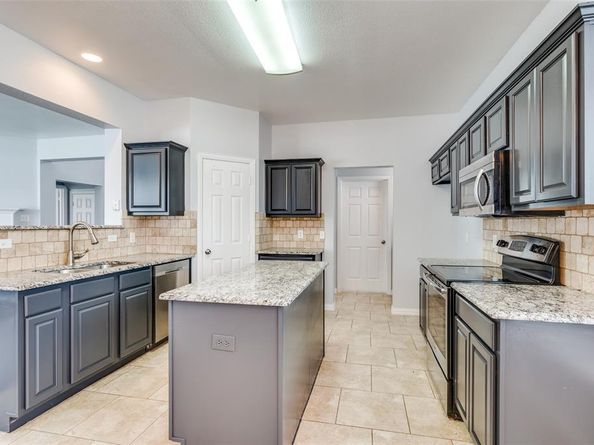 10117  Lakeview Drive , Providence Village Texas 76227