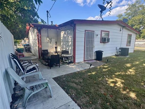 4428  Crenshaw Avenue , Fort Worth Texas 76105