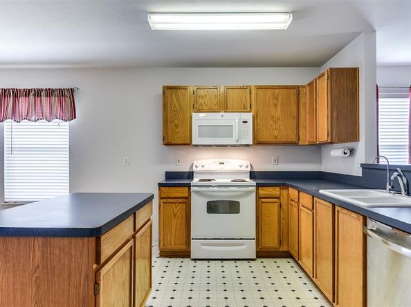 1016  Silver Spur Lane , Fort Worth Texas 76179