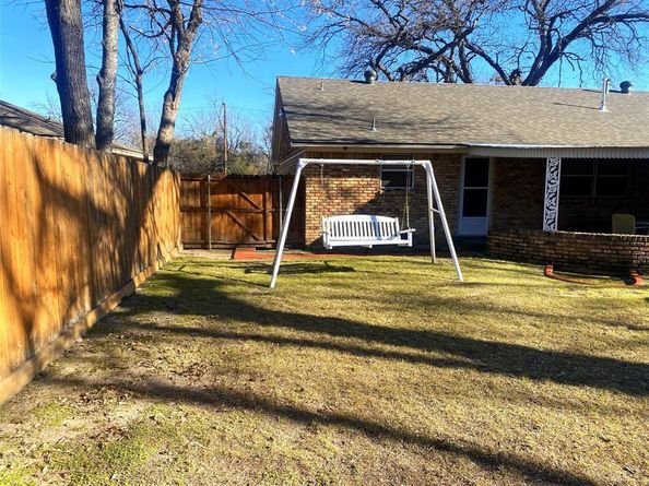 1136 E Five Mile Parkway , Dallas Texas 75216