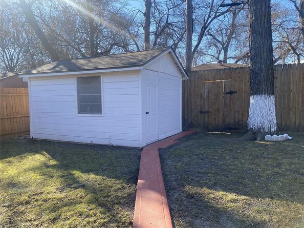 1136 E Five Mile Parkway , Dallas Texas 75216