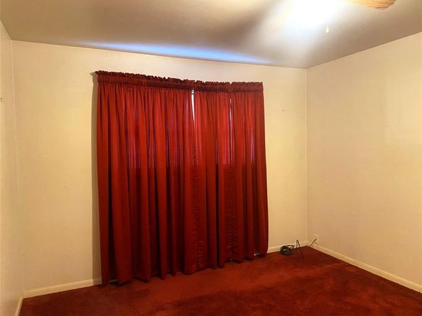 1136 E Five Mile Parkway , Dallas Texas 75216