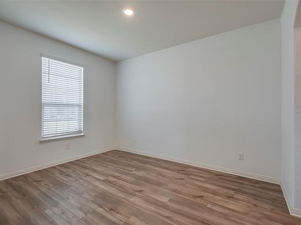 7525  Pleasant Oaks Street , Fort Worth Texas 76120