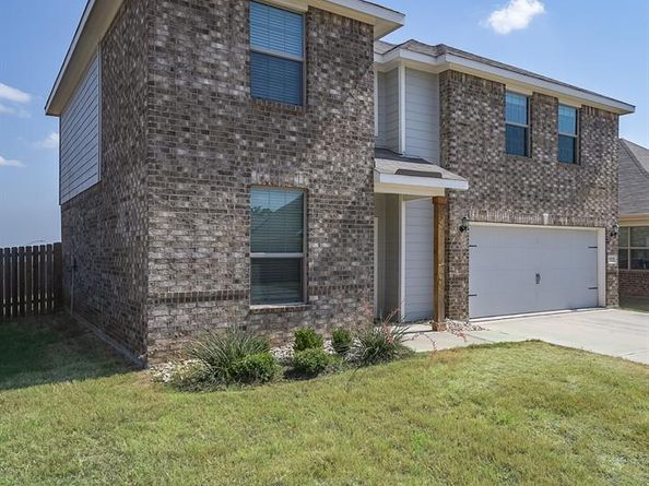 7525  Pleasant Oaks Street , Fort Worth Texas 76120