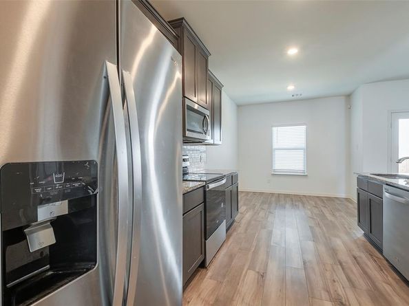 7525  Pleasant Oaks Street , Fort Worth Texas 76120