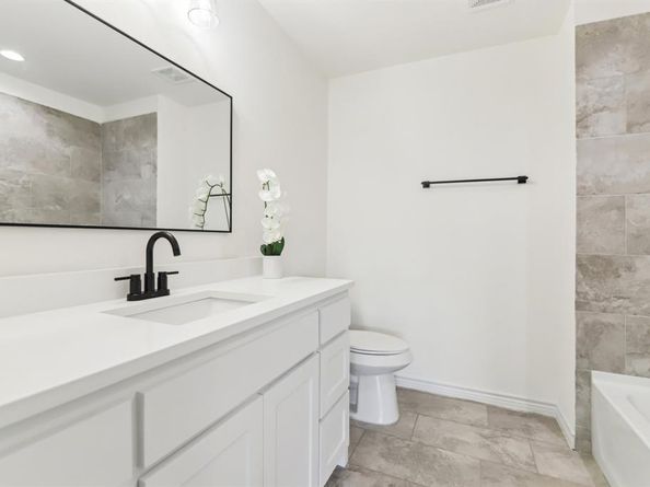 1610  Life Avenue , Dallas Texas 75212