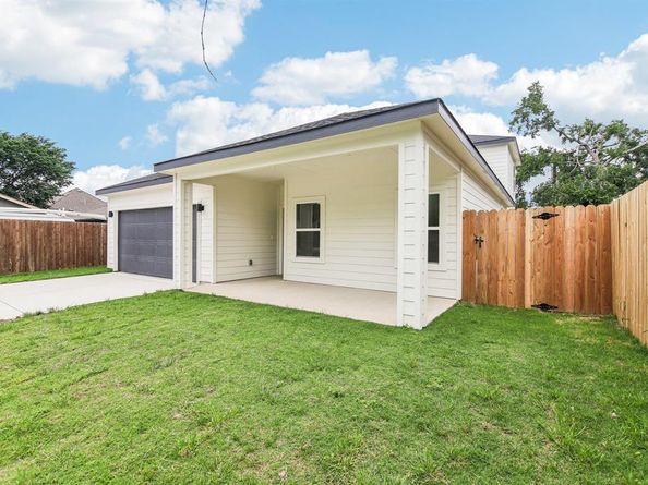 1610  Life Avenue , Dallas Texas 75212