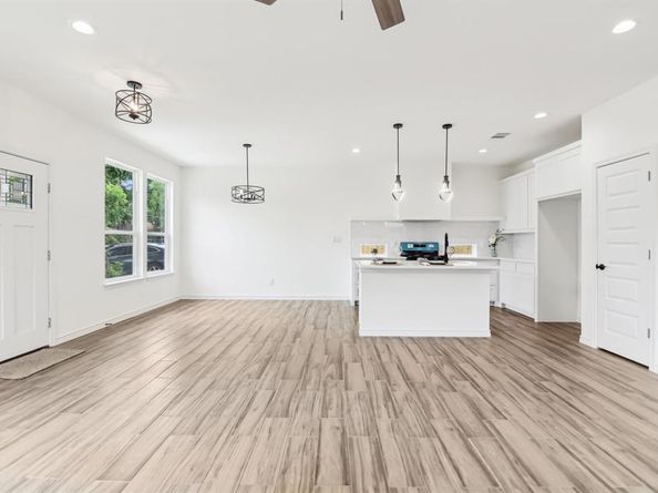 1610  Life Avenue , Dallas Texas 75212