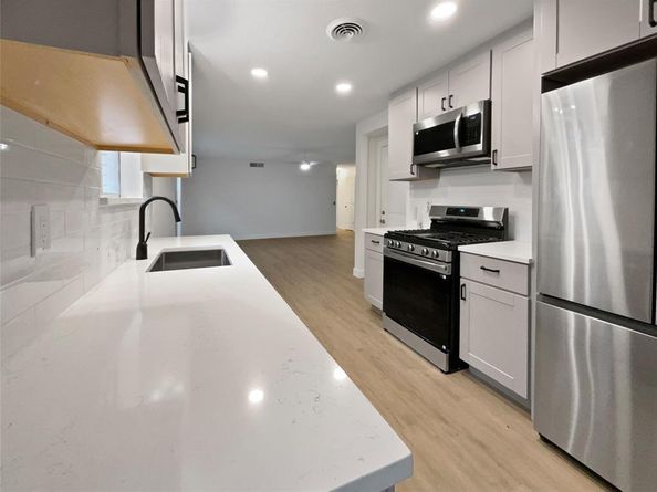 8512  Charing Cross Lane , Dallas Texas 75238
