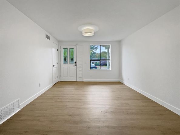 8512  Charing Cross Lane , Dallas Texas 75238
