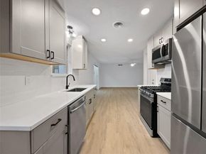 8512  Charing Cross Lane , Dallas Texas 75238