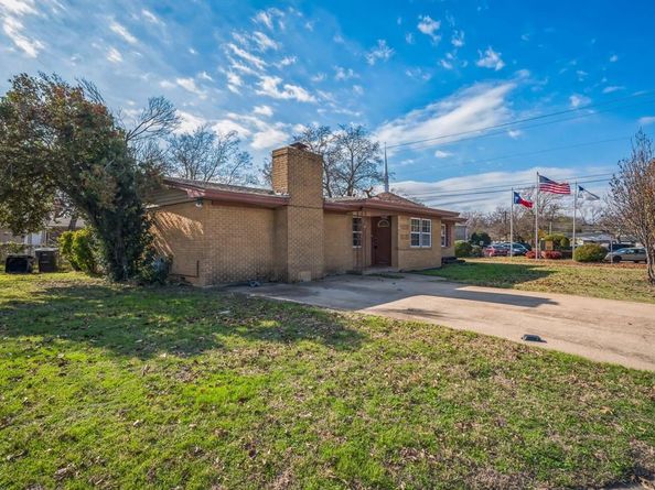 1400  Oak Grove Road , Fort Worth Texas 76134