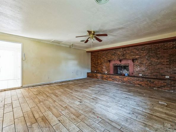 1400  Oak Grove Road , Fort Worth Texas 76134