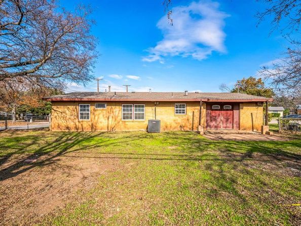 1400  Oak Grove Road , Fort Worth Texas 76134