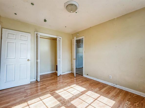 1400  Oak Grove Road , Fort Worth Texas 76134