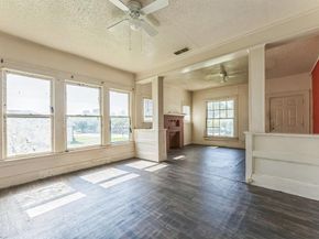 3000  Strong Avenue , Fort Worth Texas 76105