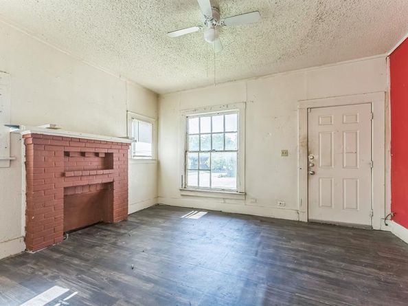 3000  Strong Avenue , Fort Worth Texas 76105