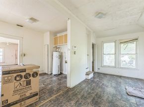 3000  Strong Avenue , Fort Worth Texas 76105