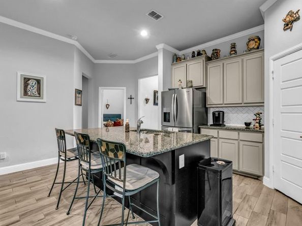 717  10th Street , Argyle Texas 76226