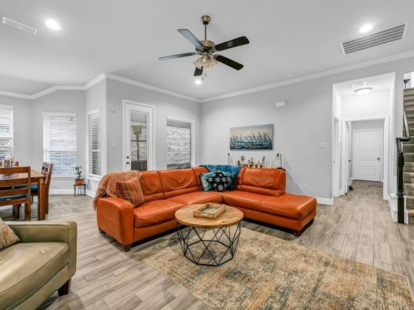 717  10th Street , Argyle Texas 76226