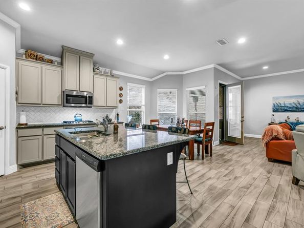 717  10th Street , Argyle Texas 76226