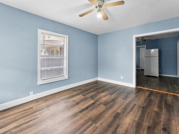 1612  Harris Court , Dallas Texas 75223