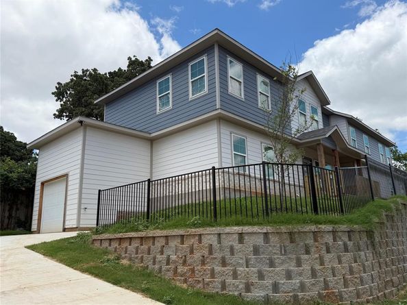 1371  Cooper  , Dallas Texas 75215