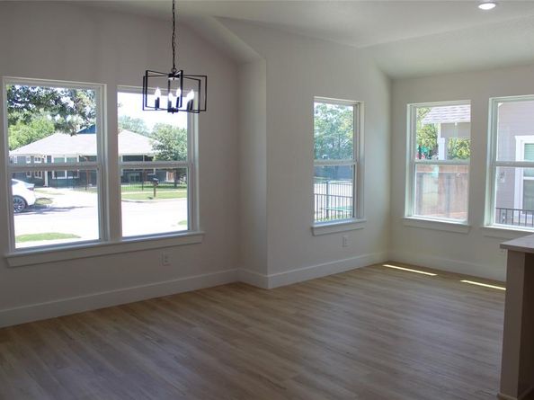 936 E Annie Street , Fort Worth Texas 76104