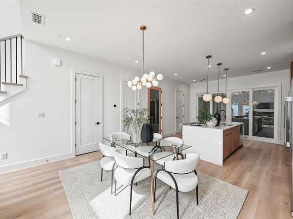 822  Duluth Street , Dallas Texas 75212