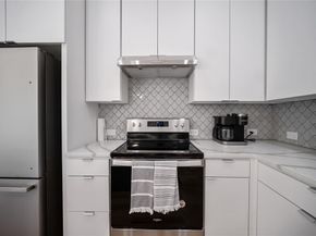 1350  Strickland Street , Dallas Texas 75216