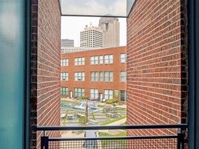 2502  Live Oak Street  228, Dallas Texas 75204