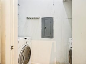 2502  Live Oak Street  228, Dallas Texas 75204