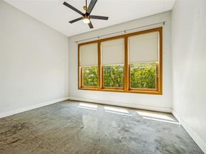 2502  Live Oak Street  228, Dallas Texas 75204