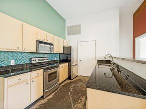2502  Live Oak Street  228, Dallas Texas 75204