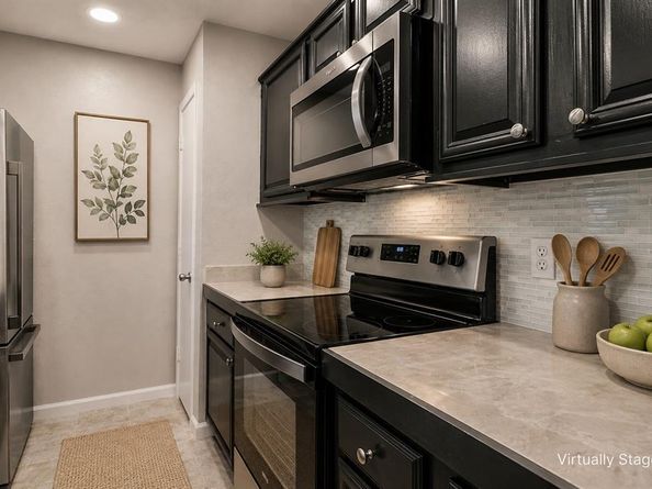 8601  Park Lane  323, Dallas Texas 75231