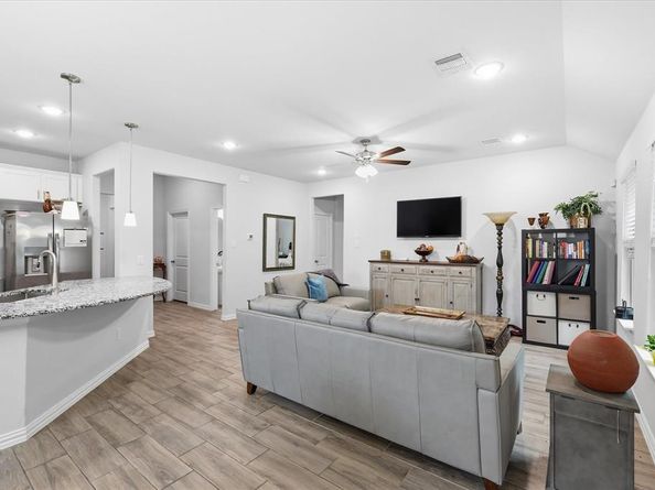 309  Ridge Drive , Justin Texas 76247