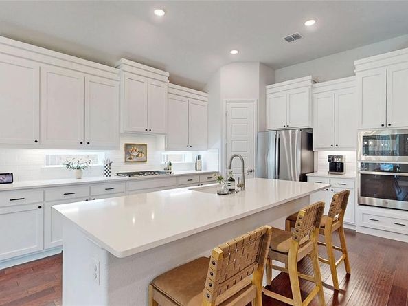 7212  Redwood Road , Argyle Texas 76226