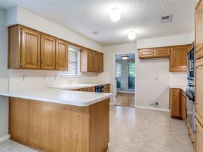 2818 N Creekwood Drive , Grapevine Texas 76051