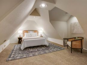 1111 N Winnetka Avenue , Dallas Texas 75208