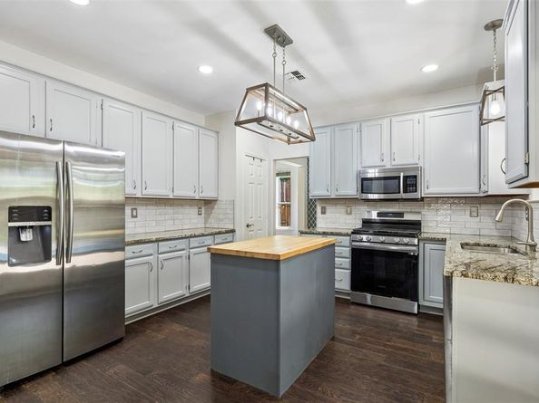 1902  Cheshire Drive , Grapevine Texas 76051