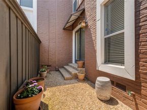 5928  Sandhurst Lane  127, Dallas Texas 75206