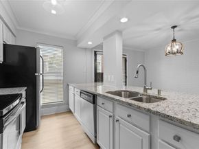 5928  Sandhurst Lane  127, Dallas Texas 75206