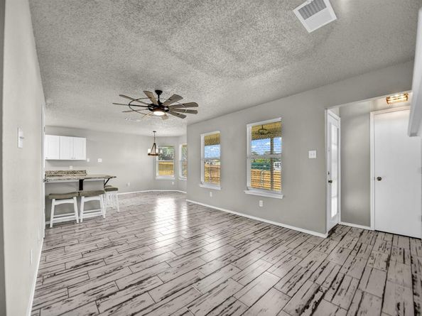 617  Oak View Court , Azle Texas 76020
