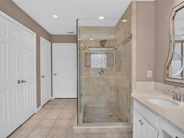 604  Gunnison Drive , Arlington Texas 76006