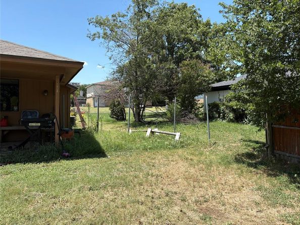 909  Cottonwood Trail , Benbrook Texas 76126