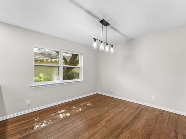 2335  Hartline Drive , Dallas Texas 75228
