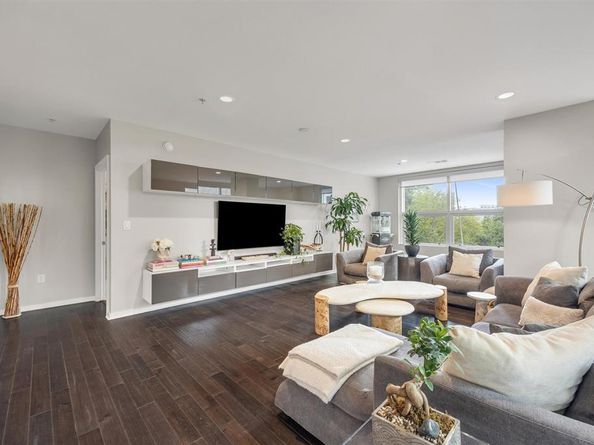 2323 N Houston Street  202, Dallas Texas 75219