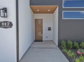 917 S Carroll Avenue , Dallas Texas 75223